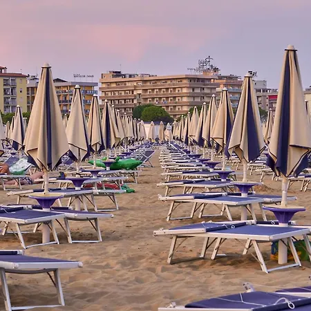 Great A Few Steps From The * Bibione