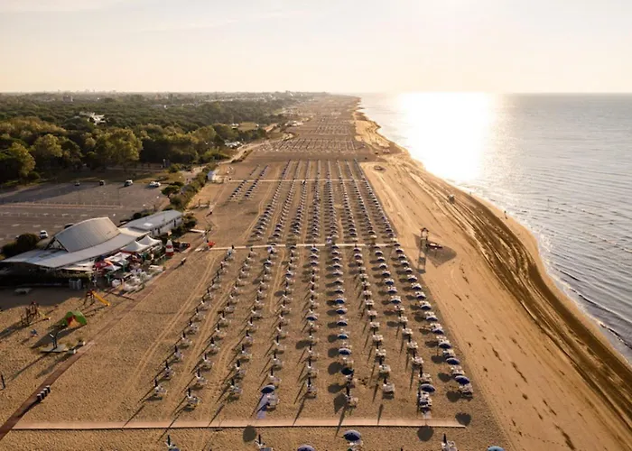 Comfy Flat By The דירה *